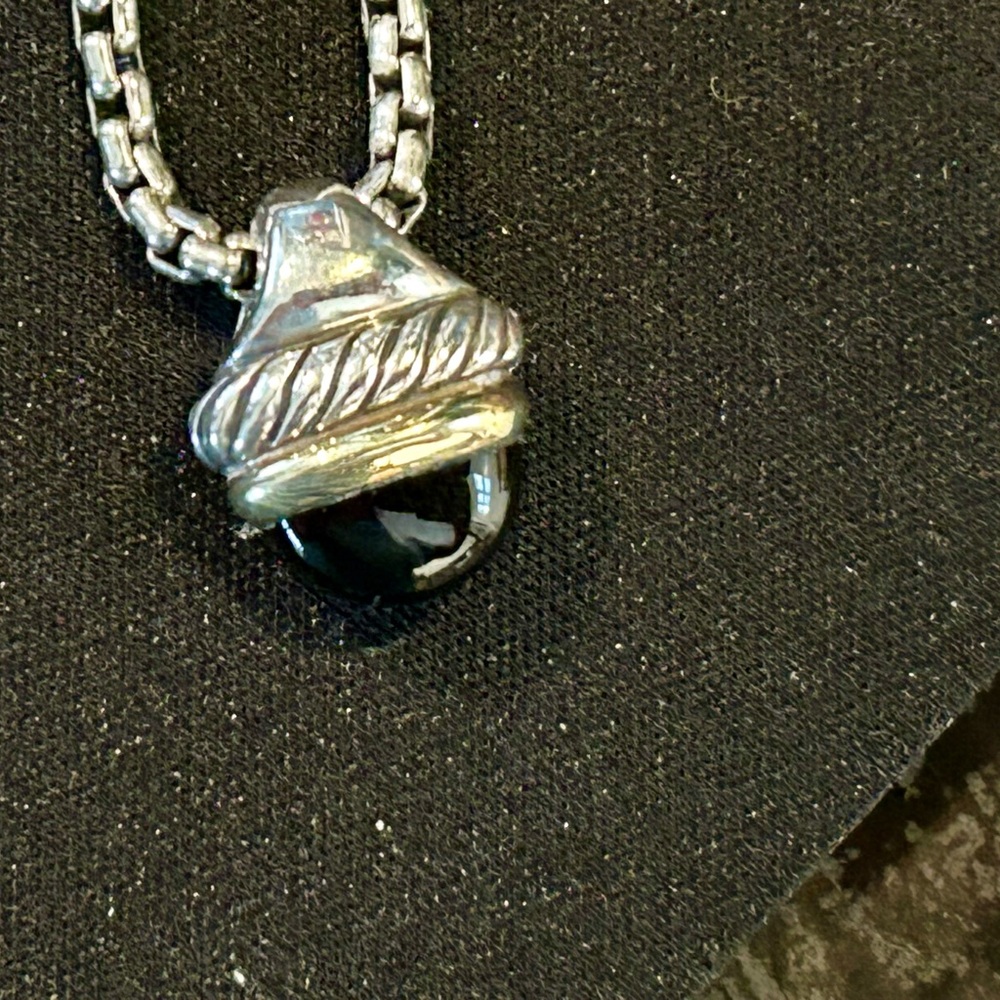 Yurman 16” 14K Gold/Sterling Silver Onyx Pendant Necklace on Silver roll Chain - Picture 3 of 5